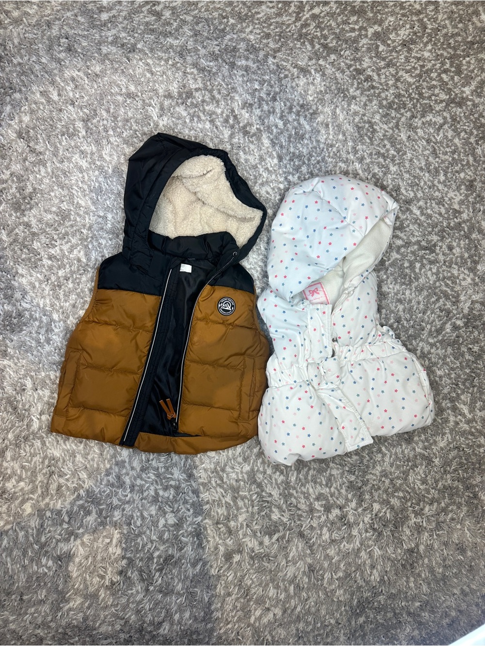 [KID] H&M & Gymboree Toddler Puffer Vest Bundle Brown White Hooded Winter 2T-4T